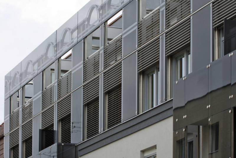 Exteriérové žalúzie / Pevné slnolamy Exteriérové žalúzie / Pevné slnolamy