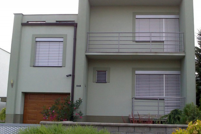 Exteriérové žalúzie / Pevné slnolamy Exteriérové žalúzie / Pevné slnolamy