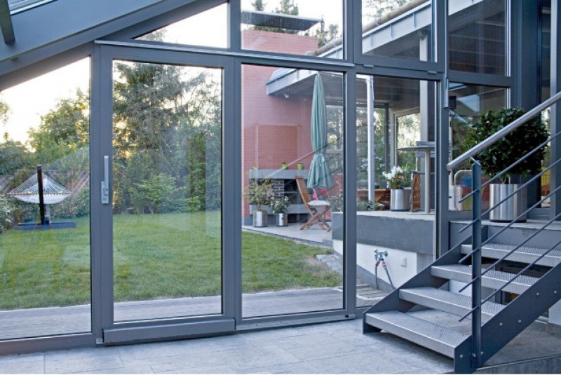 Hliníkové dvere / Sklopno-posuvné Hliníkové dvere / Sklopno-posuvné